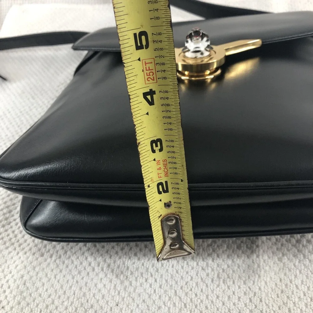 Authentic Gucci‎ Patent Leather Black Lion Turn Lock Shoulder Bag 53637